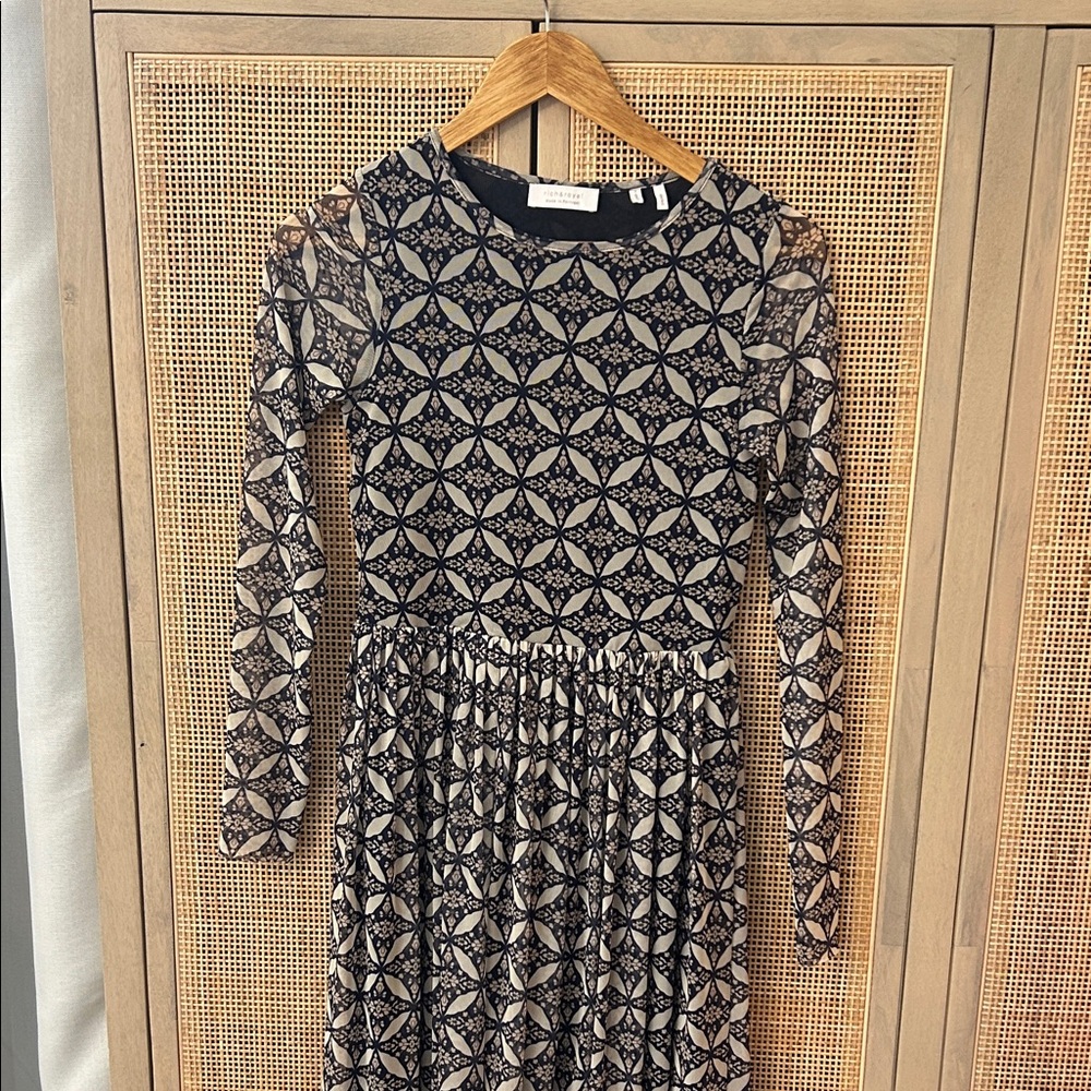 Elegant Black and Cream Long Sleeve Dress
